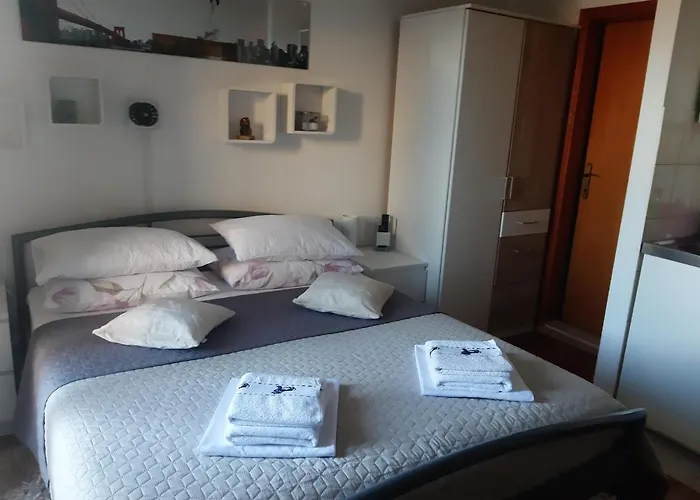 15642b Gradac (Split-Dalmatia)